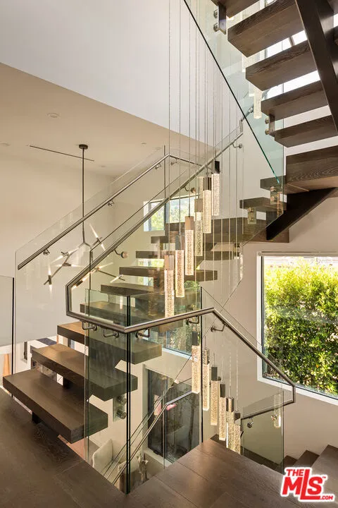 1609 Stanley Avenue Los Angeles, CA 90046
