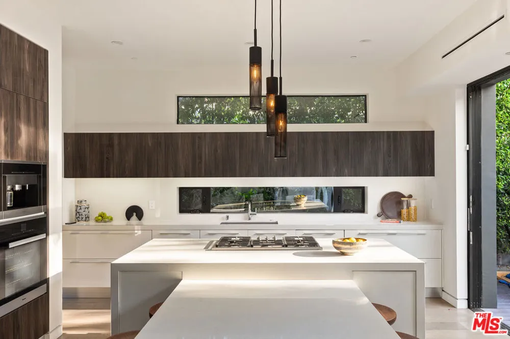 1609 Stanley Avenue Los Angeles, CA 90046