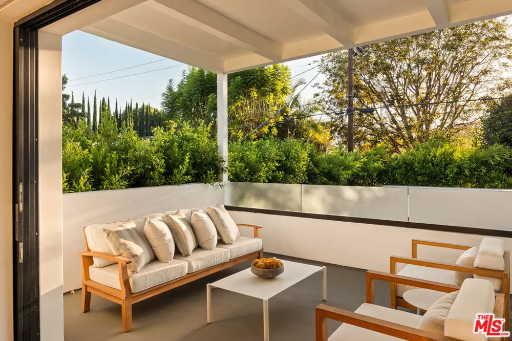 1609 Stanley Avenue Los Angeles, CA 90046