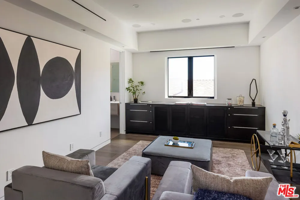 1609 Stanley Avenue Los Angeles, CA 90046