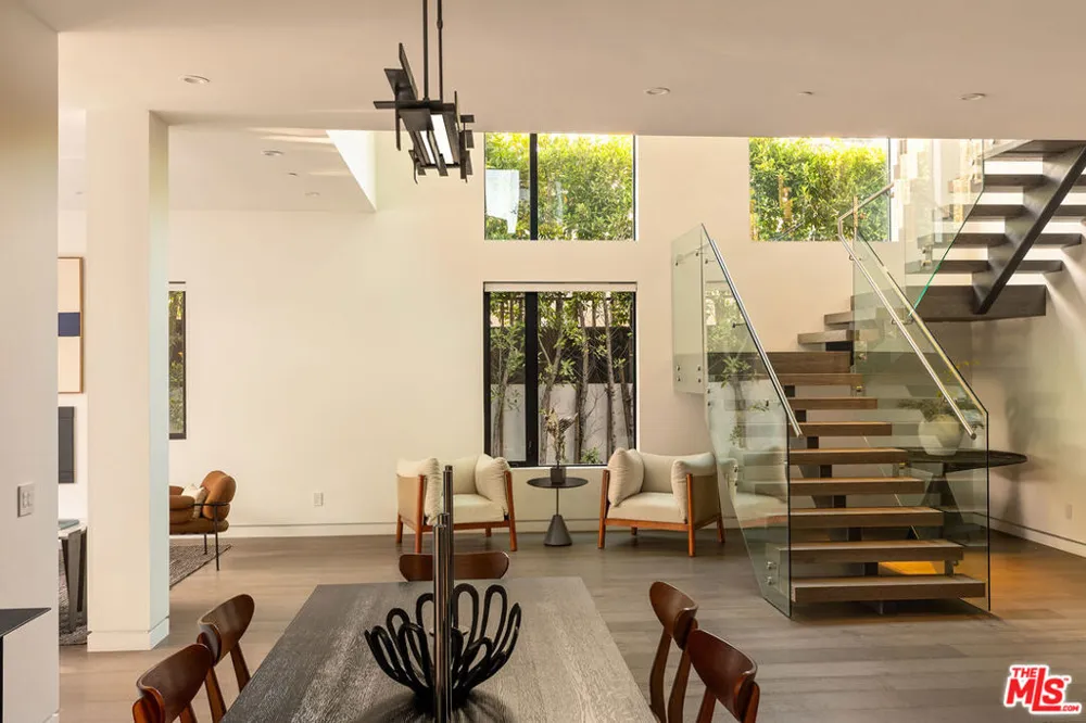 1609 Stanley Avenue Los Angeles, CA 90046