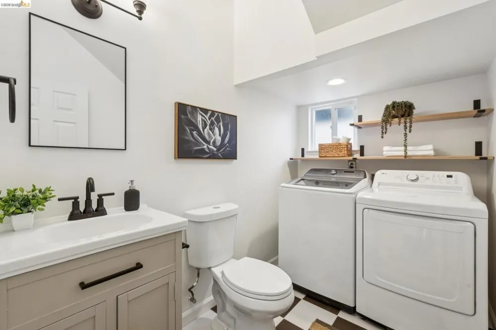 3936 Agua Vista St Oakland, CA 94601