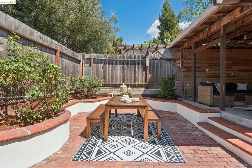 3936 Agua Vista St Oakland, CA 94601