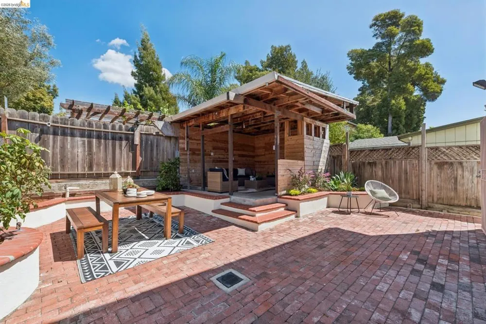 3936 Agua Vista St Oakland, CA 94601