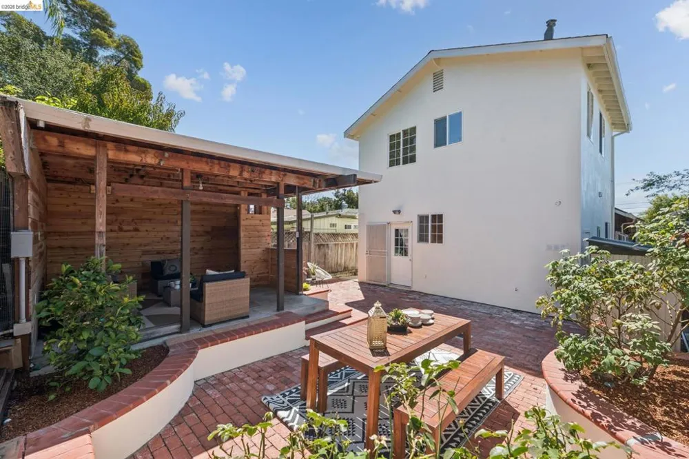 3936 Agua Vista St Oakland, CA 94601