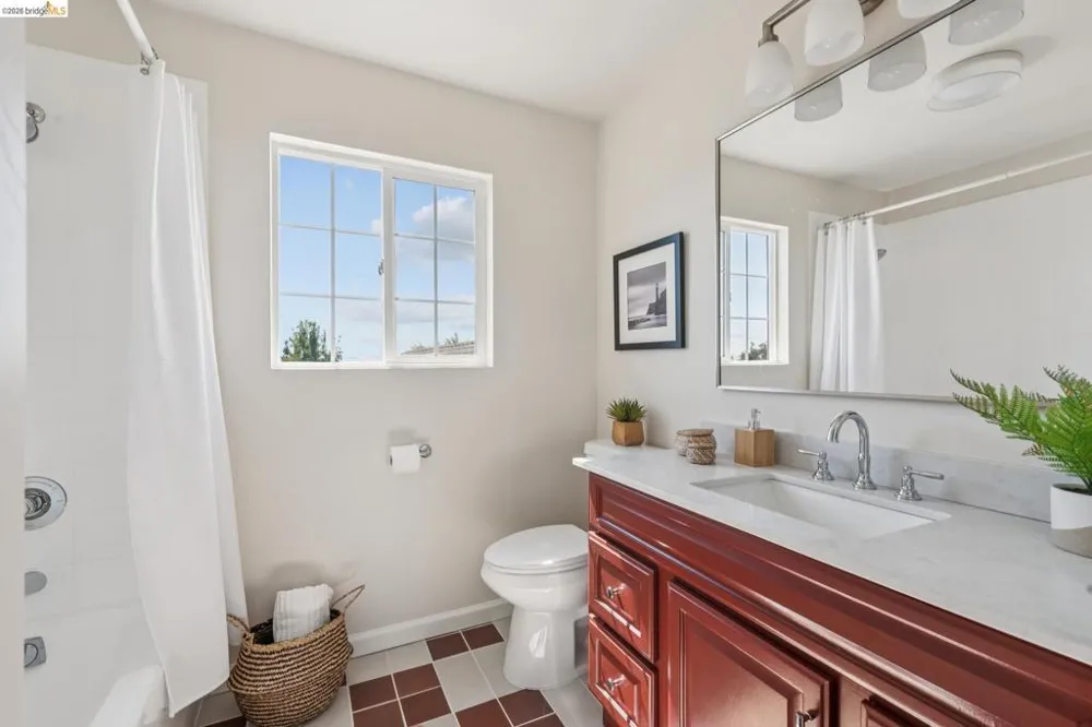 3936 Agua Vista St Oakland, CA 94601