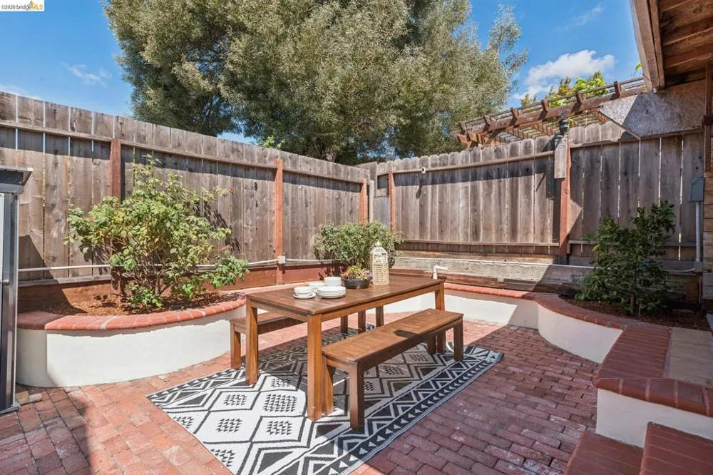 3936 Agua Vista St Oakland, CA 94601