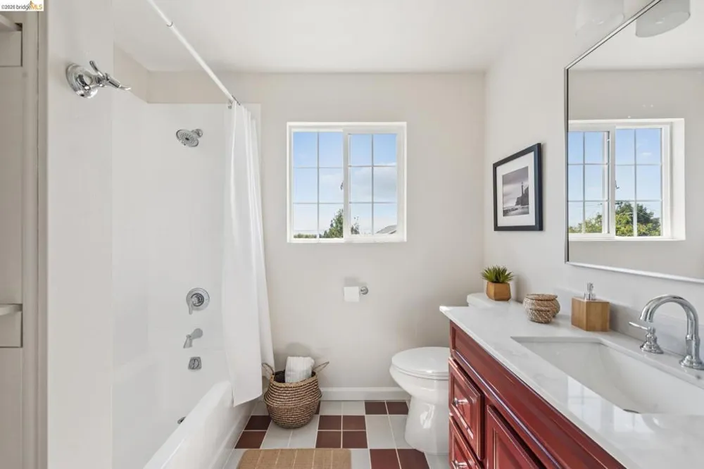 3936 Agua Vista St Oakland, CA 94601