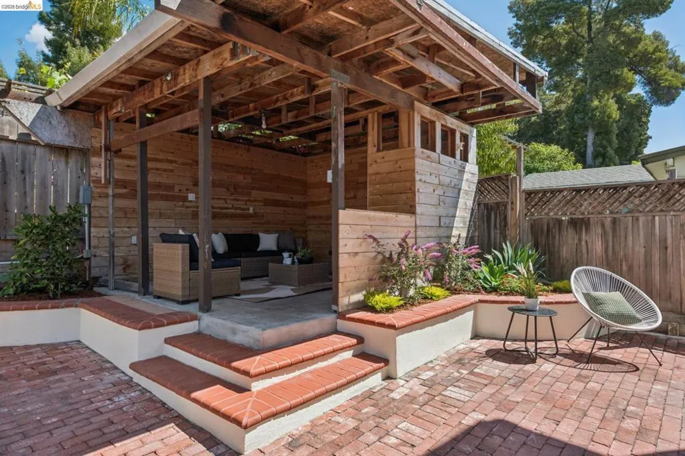 3936 Agua Vista St Oakland, CA 94601