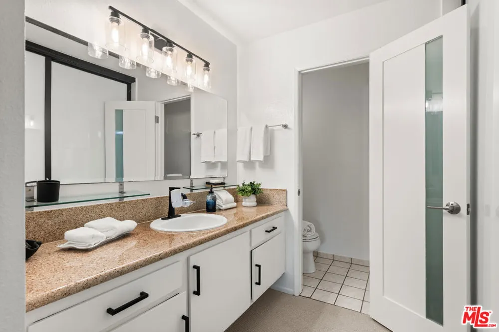 4900 Overland Avenue #196 Culver City, CA 90230