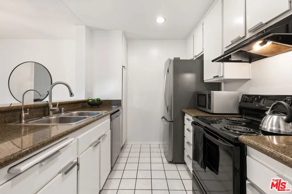 4900 Overland Avenue #196 Culver City, CA 90230