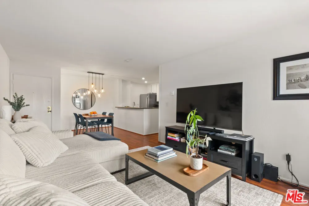 4900 Overland Avenue #196 Culver City, CA 90230