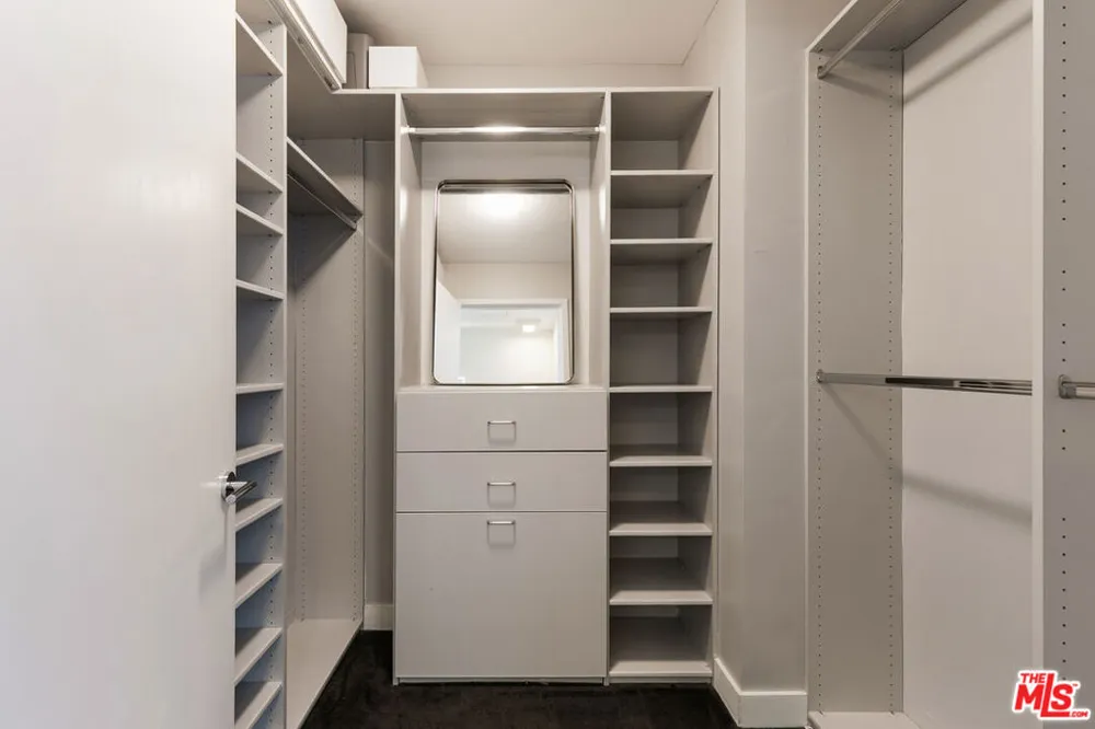 6001 Carlton Way #410 Los Angeles, CA 90028