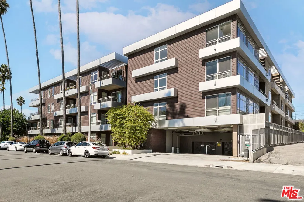 6001 Carlton Way #410 Los Angeles, CA 90028