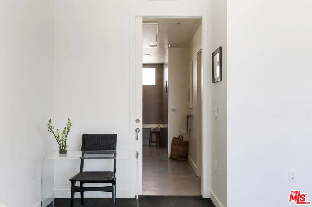 6001 Carlton Way #410 Los Angeles, CA 90028