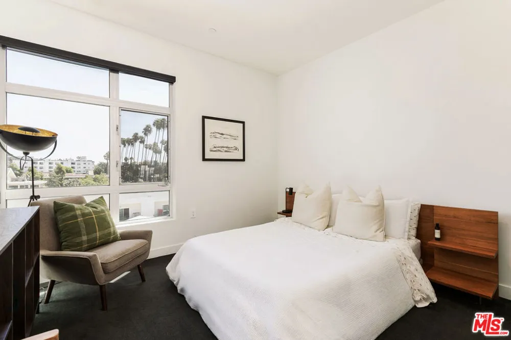 6001 Carlton Way #410 Los Angeles, CA 90028