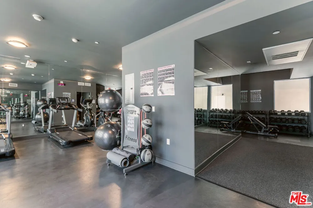 6001 Carlton Way #410 Los Angeles, CA 90028