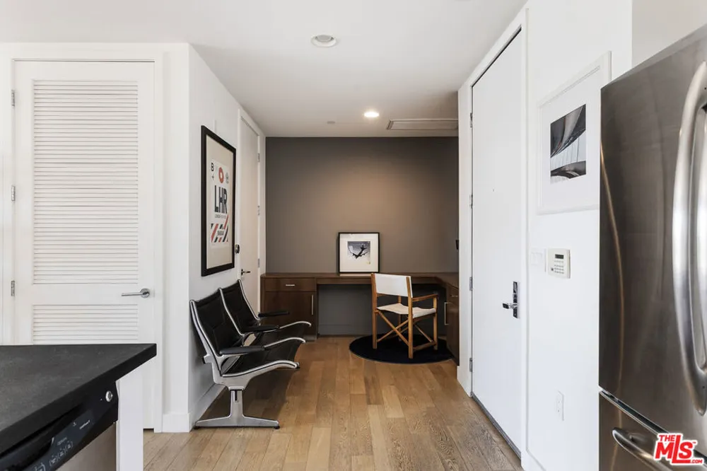 6001 Carlton Way #410 Los Angeles, CA 90028