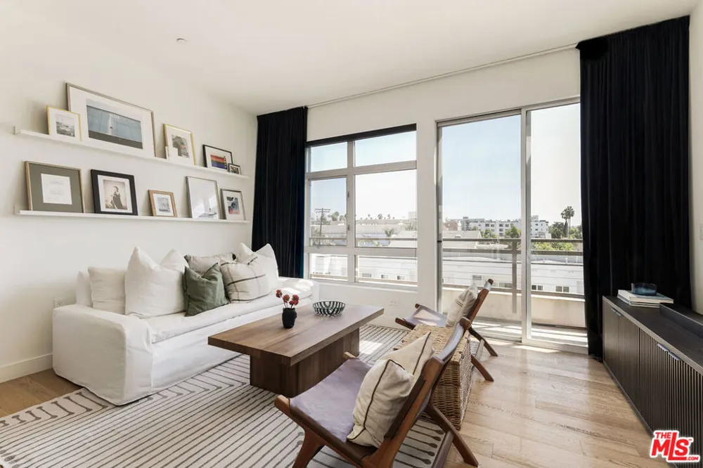6001 Carlton Way #410 Los Angeles, CA 90028