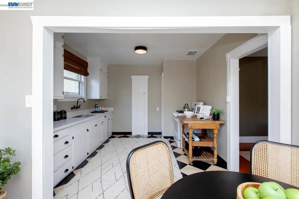 1023 Willow St Alameda, CA 94501