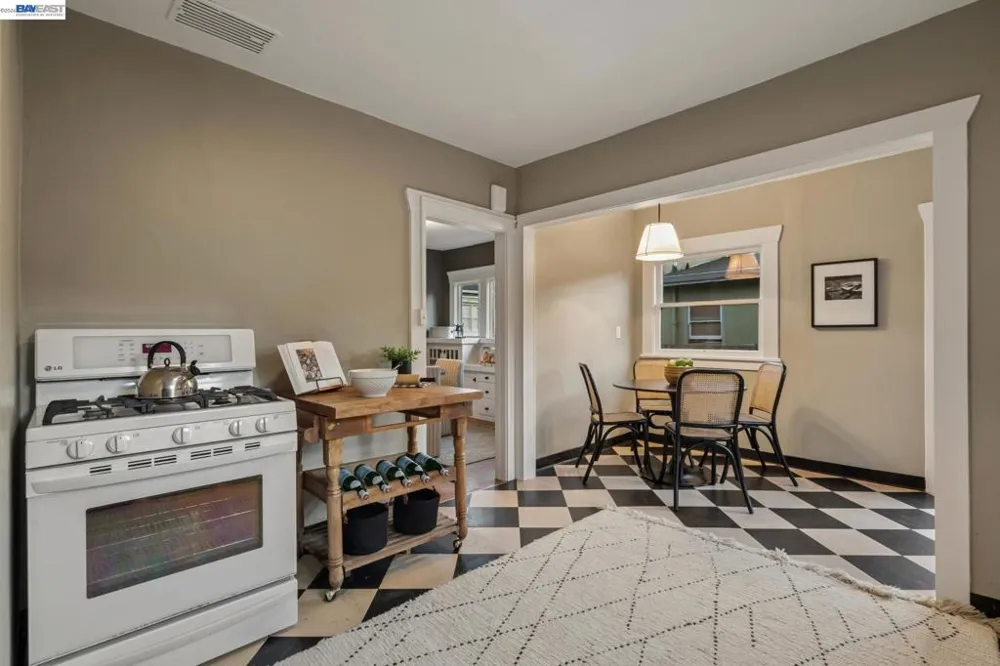 1023 Willow St Alameda, CA 94501