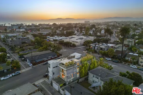 406 Grand Boulevard