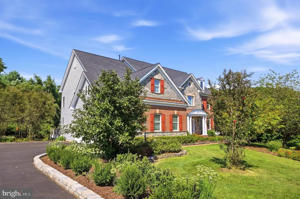 42012 GLYNN TARRA PLACE Leesburg, VA 20176
