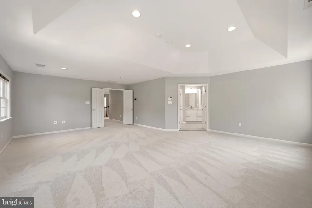 42012 GLYNN TARRA PLACE Leesburg, VA 20176