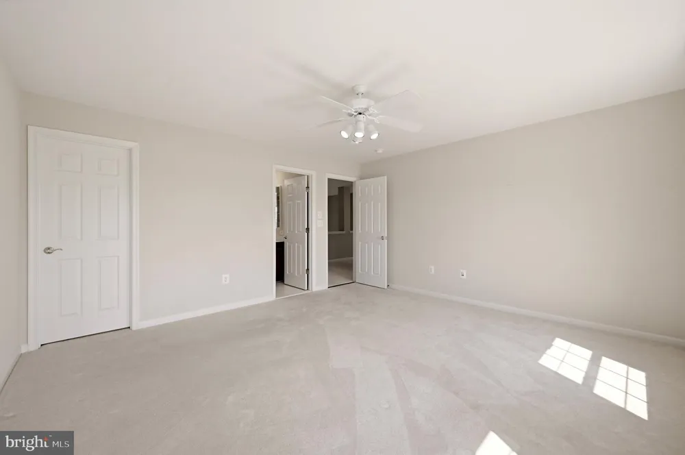 42012 GLYNN TARRA PLACE Leesburg, VA 20176