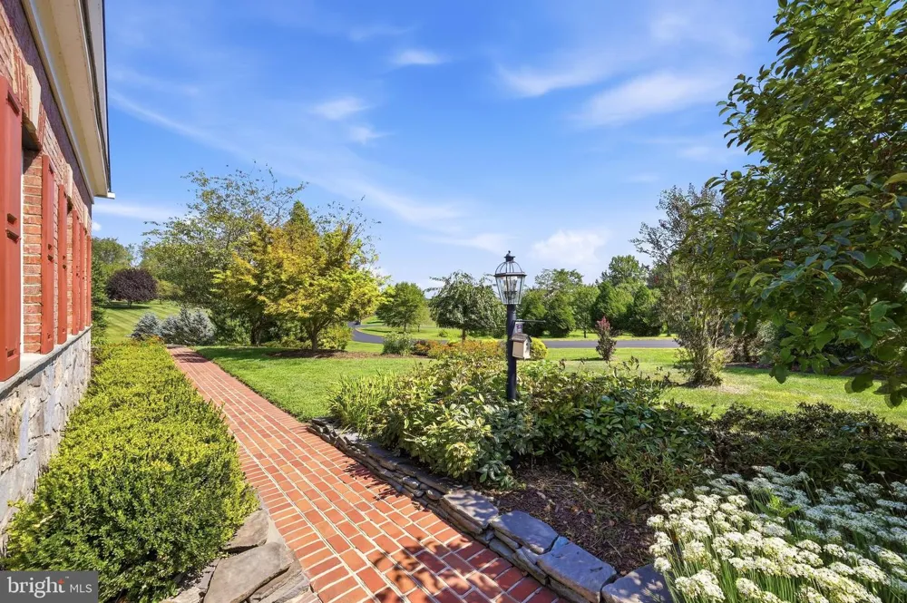 42012 GLYNN TARRA PLACE Leesburg, VA 20176