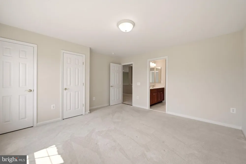 42012 GLYNN TARRA PLACE Leesburg, VA 20176