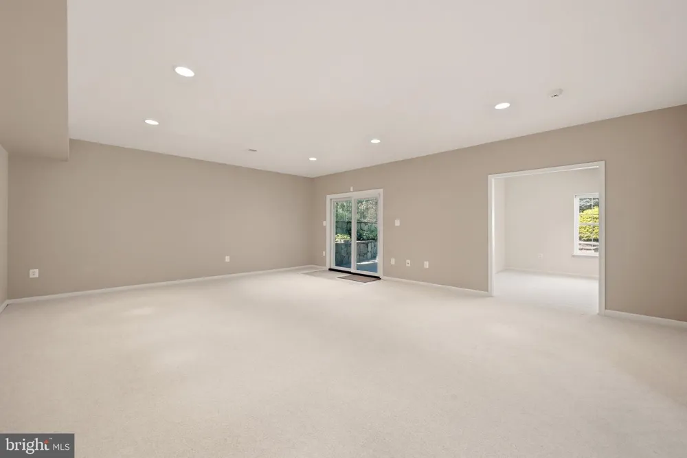 42012 GLYNN TARRA PLACE Leesburg, VA 20176
