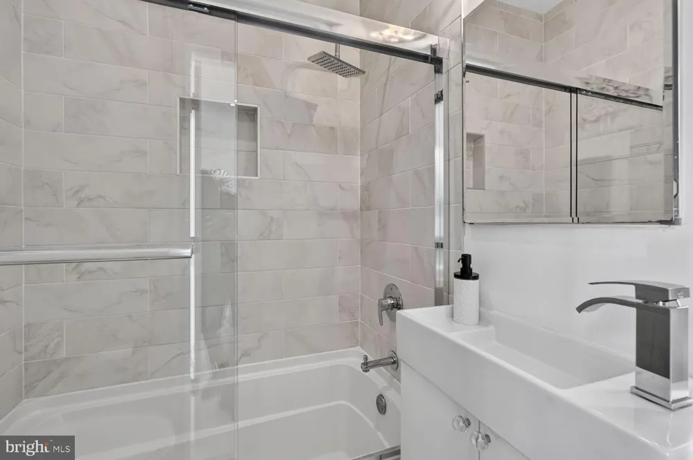 1632 30TH STREET NW #9 Washington, DC 20007