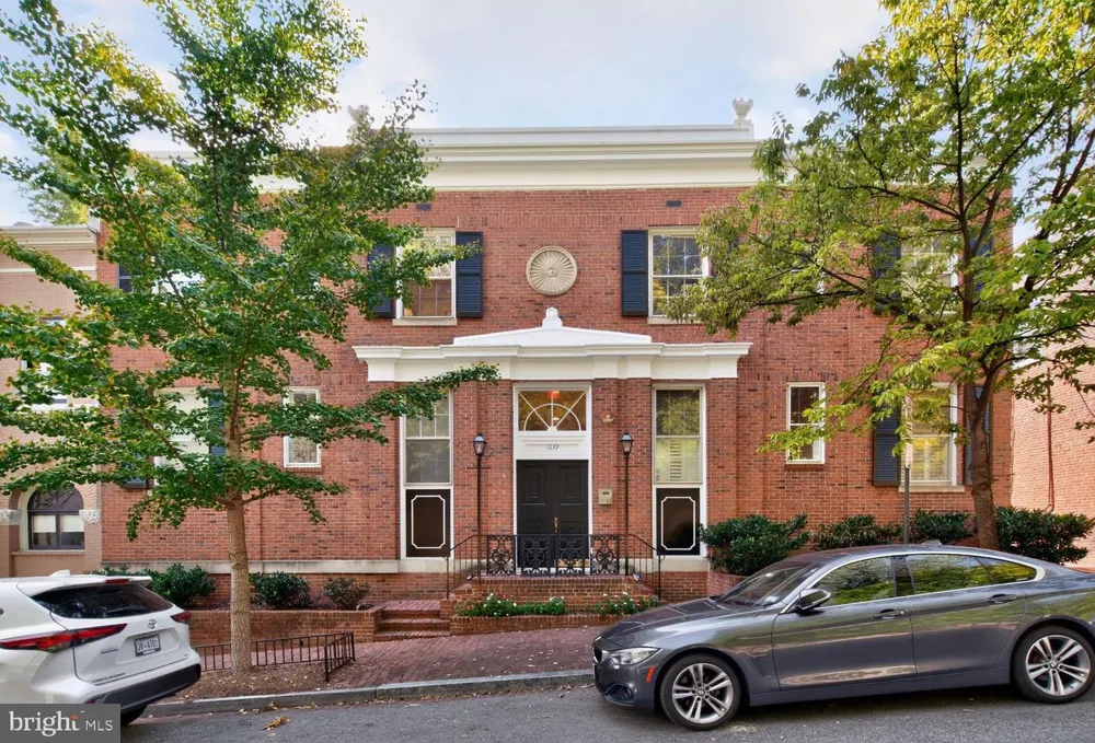 1632 30TH STREET NW #9 Washington, DC 20007