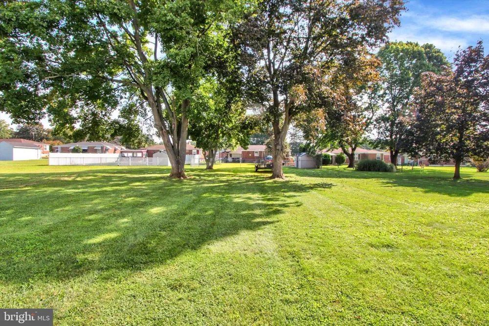 2786 CLEARBROOK BLVD York, PA 17406