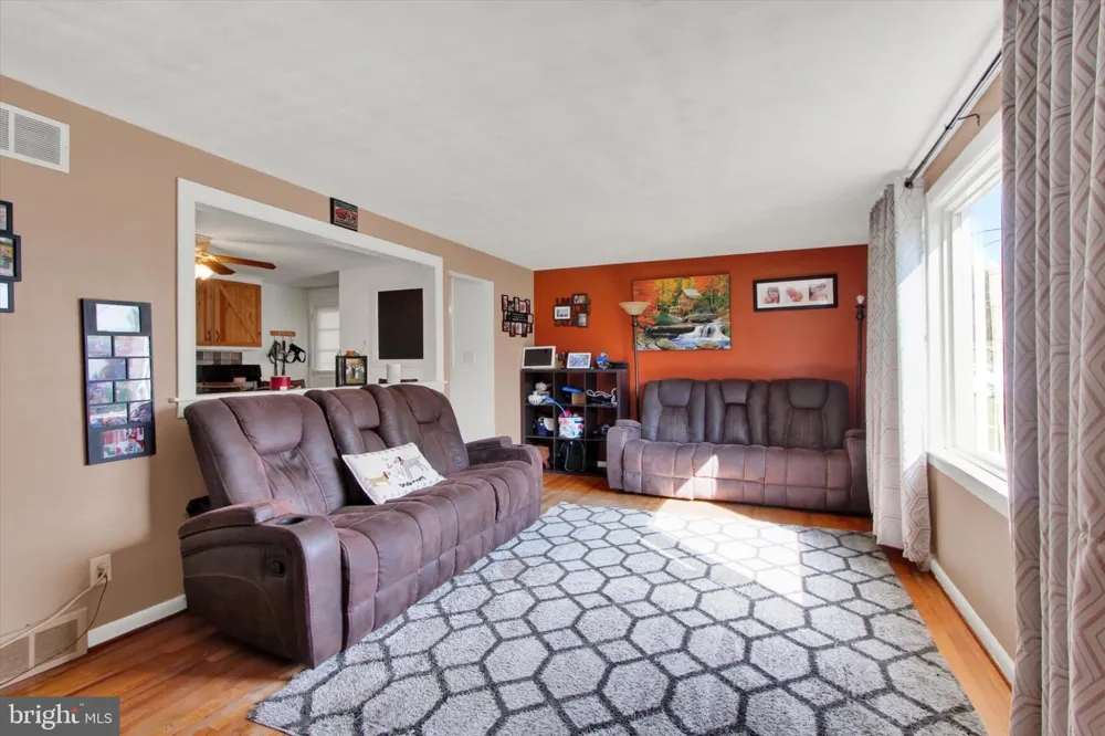2786 CLEARBROOK BLVD York, PA 17406