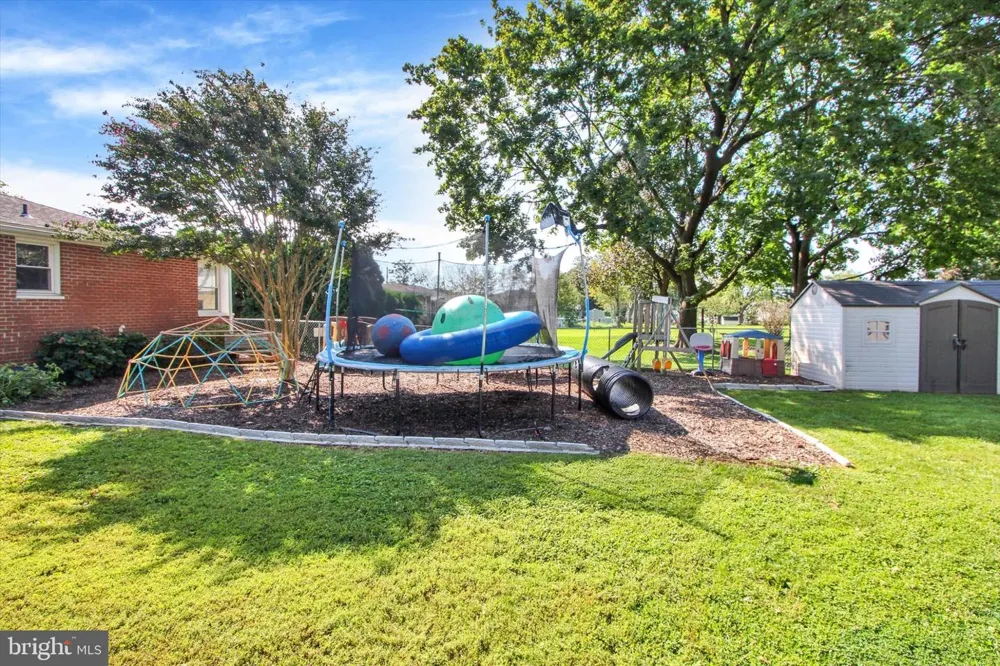 2786 CLEARBROOK BLVD York, PA 17406