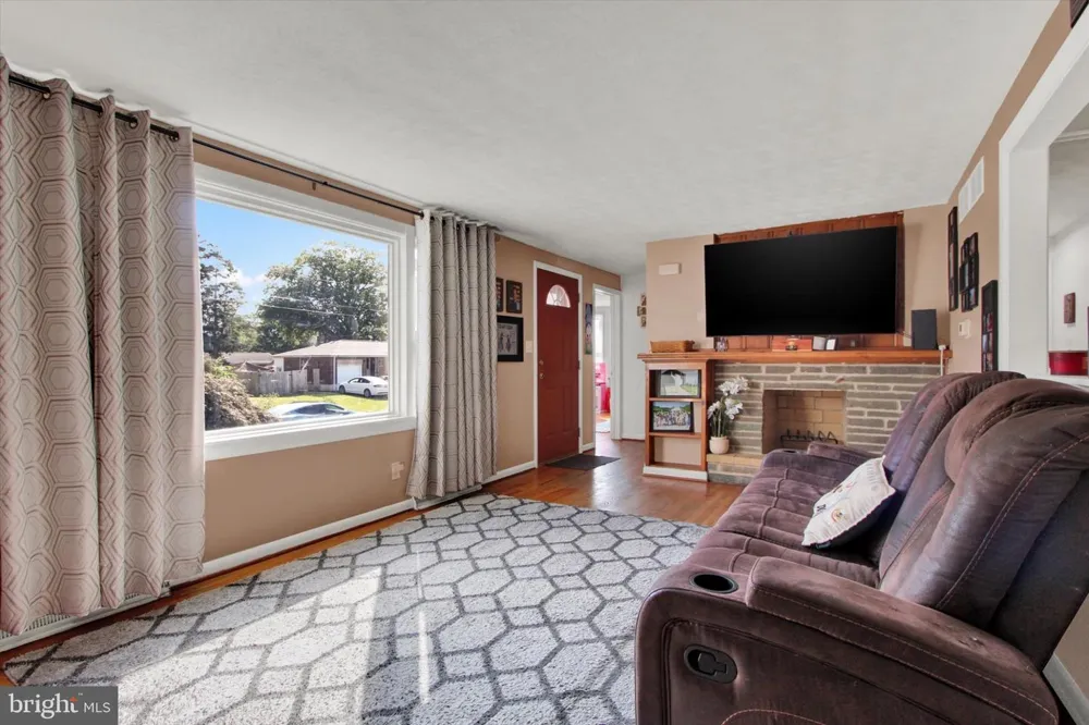 2786 CLEARBROOK BLVD York, PA 17406