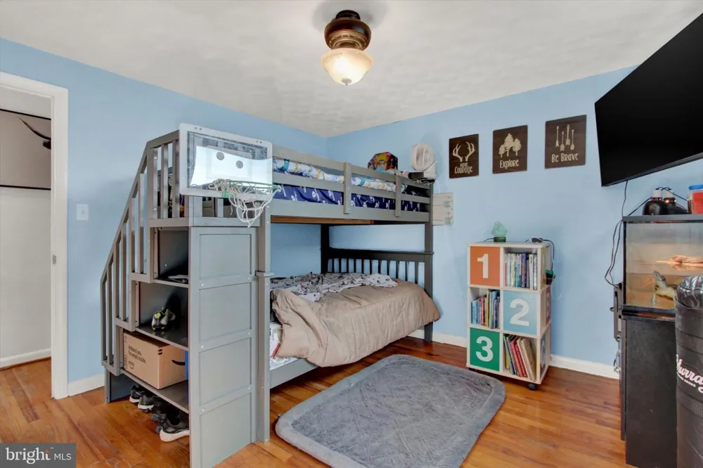 2786 CLEARBROOK BLVD York, PA 17406