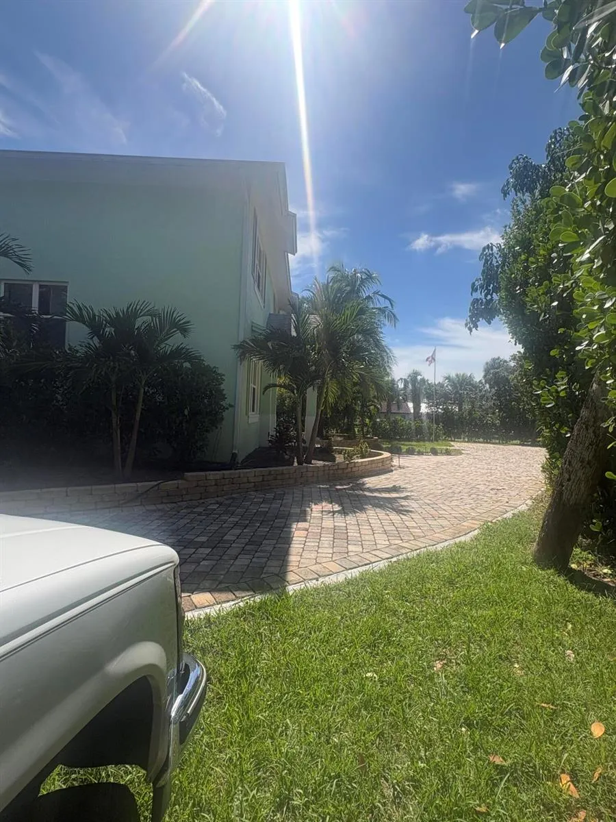 172 S RIVER ROAD Sewalls Point, FL 34996