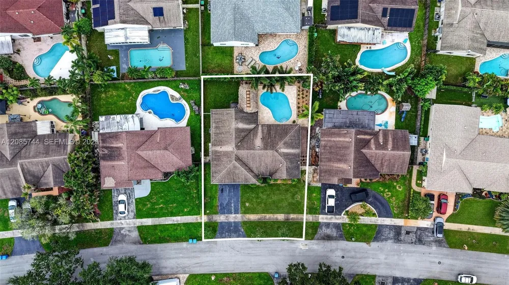 5257 SW 116th Ter Cooper City, FL 33330