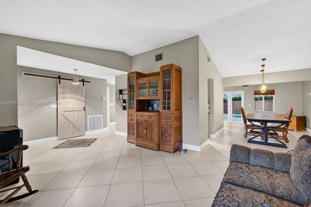 5257 SW 116th Ter Cooper City, FL 33330