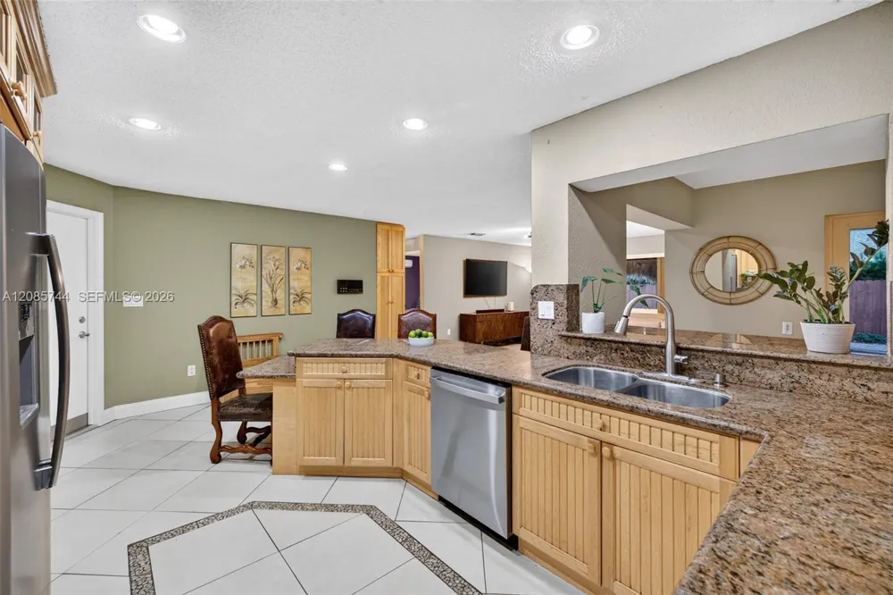 5257 SW 116th Ter Cooper City, FL 33330