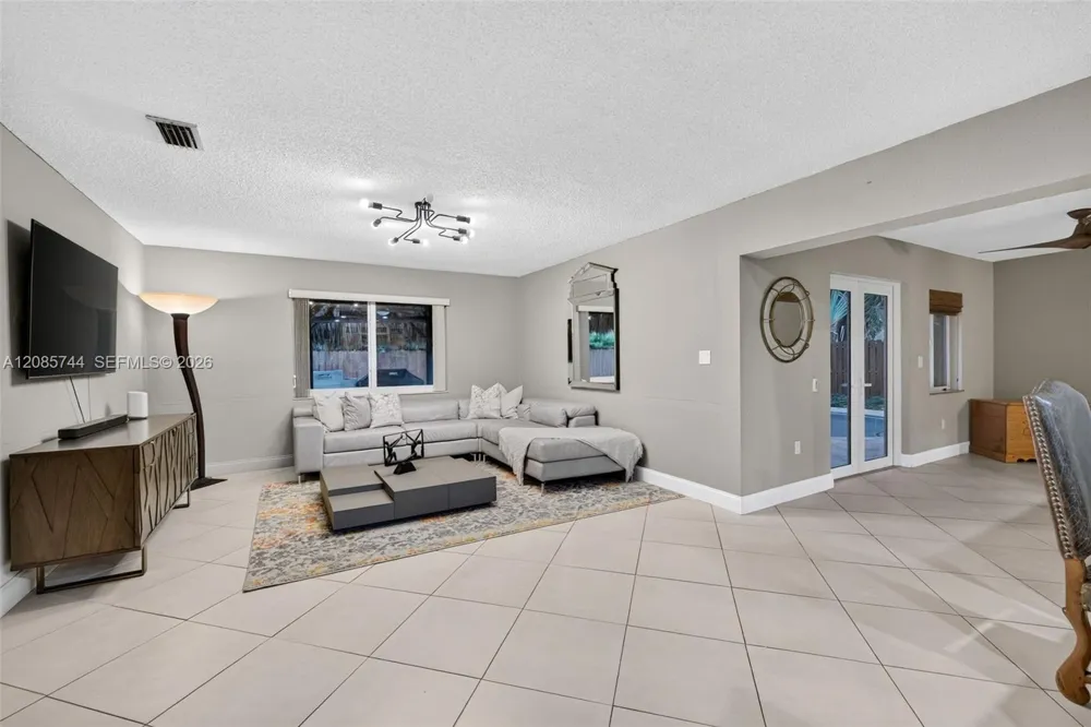 5257 SW 116th Ter Cooper City, FL 33330