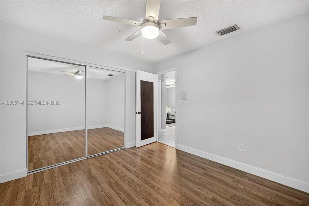 5257 SW 116th Ter Cooper City, FL 33330