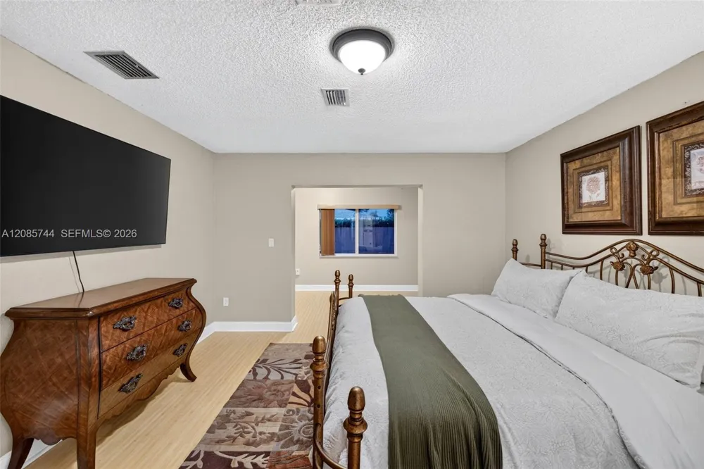 5257 SW 116th Ter Cooper City, FL 33330