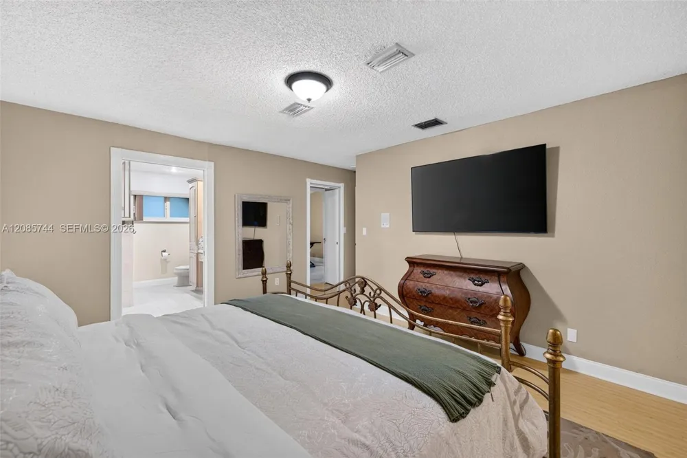 5257 SW 116th Ter Cooper City, FL 33330