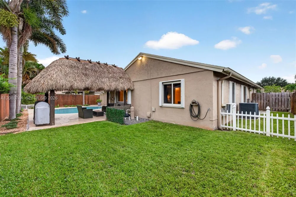 5257 SW 116th Ter Cooper City, FL 33330