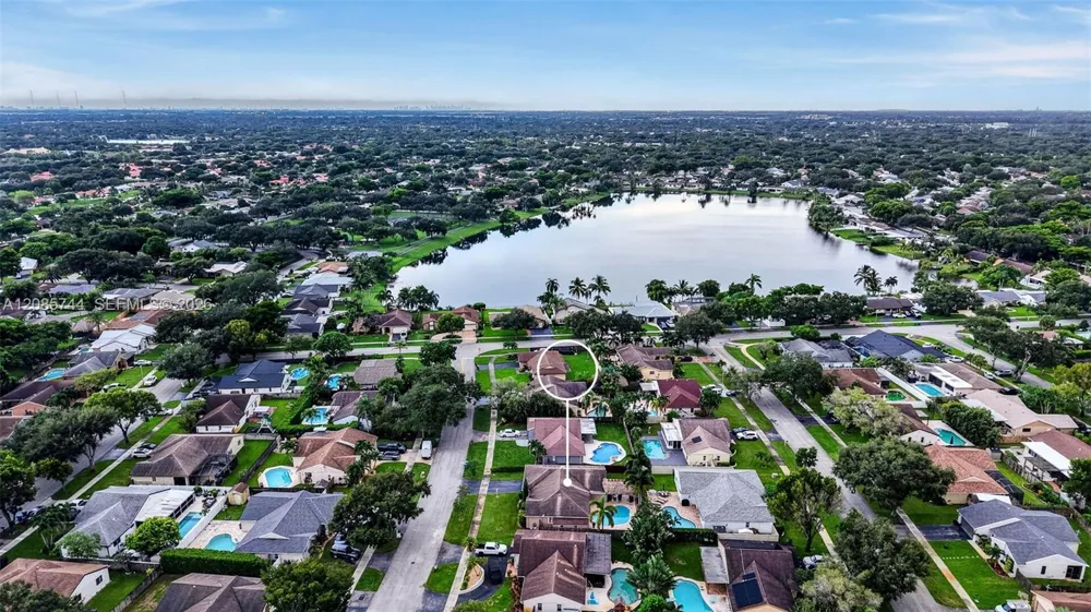 5257 SW 116th Ter Cooper City, FL 33330