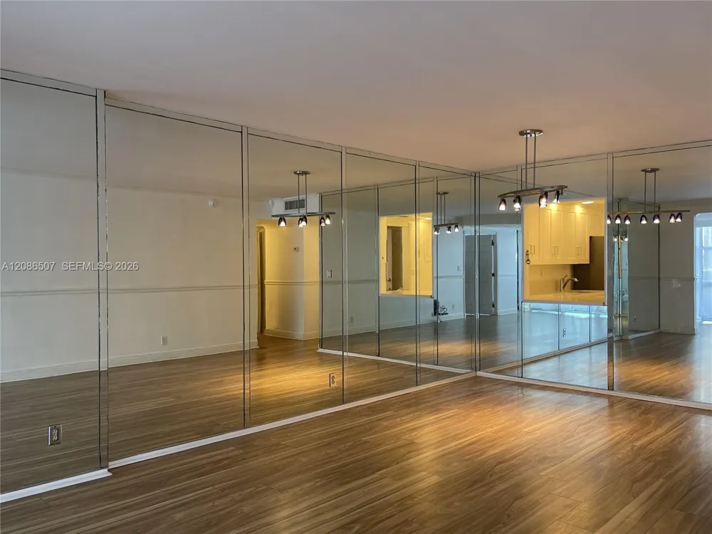 800 Parkview Dr #106 Hallandale Beach, FL 33009